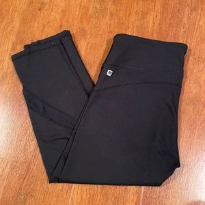 Fabletics black cropped leggings